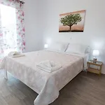 Helona - No 3 Apartmán *