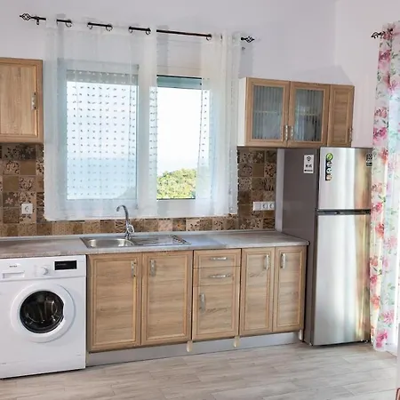 Helona - No 3 アパート フィニクーダ