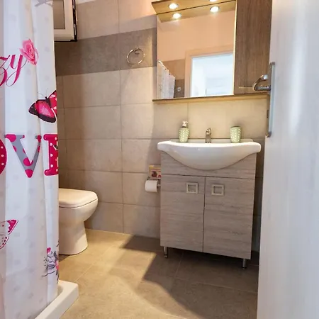 アパート Helona - No 3