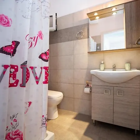 Helona - No 3 アパート *