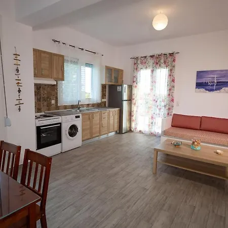 Helona - No 3 アパート フィニクーダ