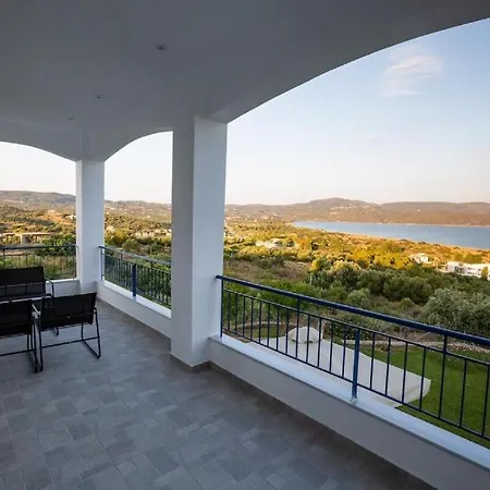 Helona - No 3 Lägenhet Finikounta