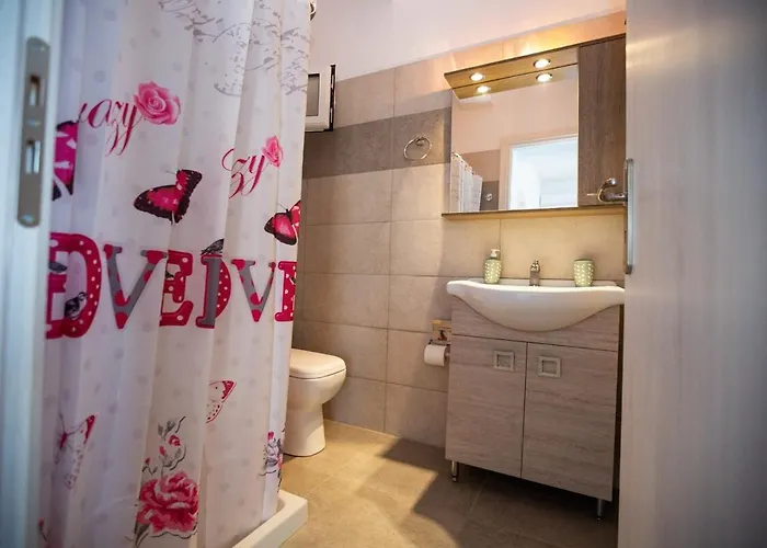 Helona - No 3 Finikounda