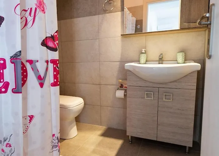 Helona - No 3 Finikounda